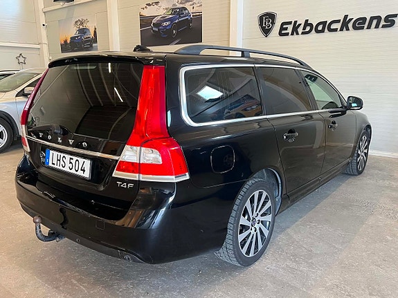 Volvo V70 4 of 5