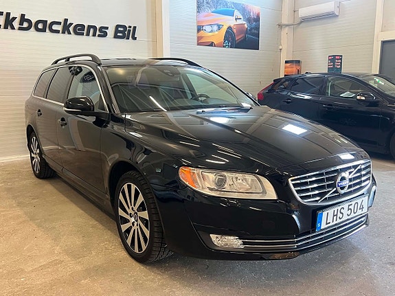 Volvo V70 2 of 5