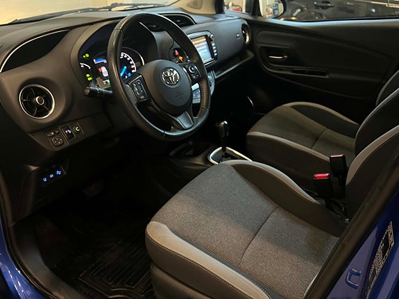 Toyota Yaris 7 of 19