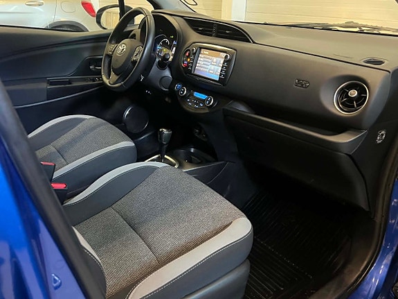 Toyota Yaris 9 of 19
