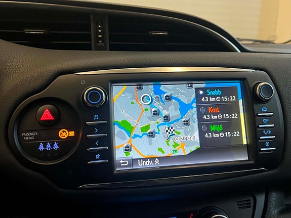 Toyota Yaris 15 of 19