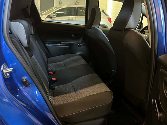 Toyota Yaris 18 of 19