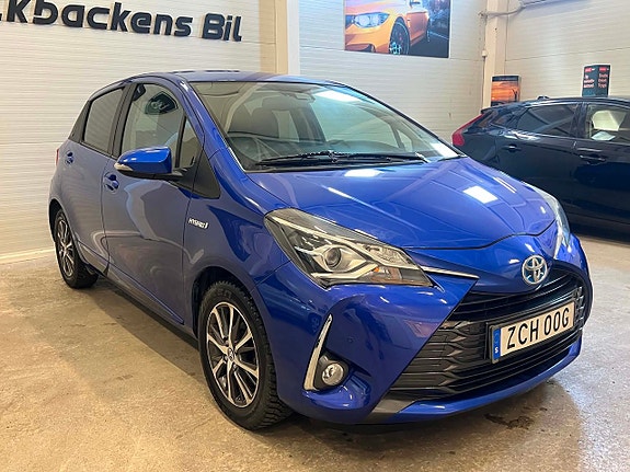 Toyota Yaris 2 of 5