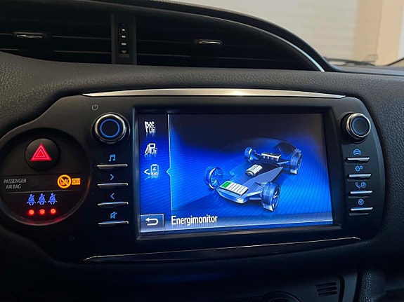 Toyota Yaris 13 of 19