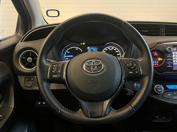 Toyota Yaris 10 of 19