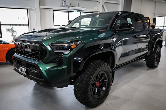 Toyota Tacoma 3 of 30