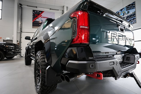 Toyota Tacoma 9 of 30