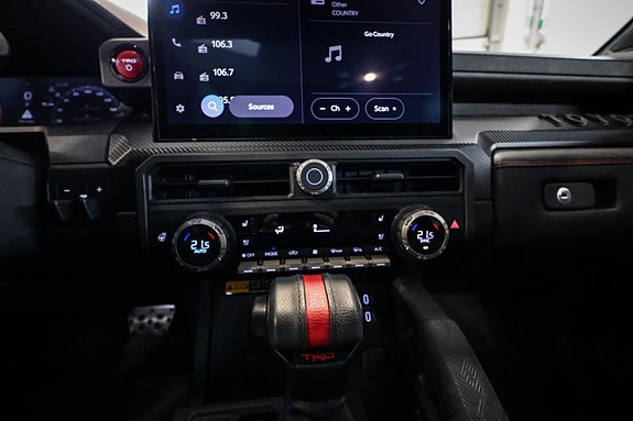 Toyota Tacoma 26 of 30