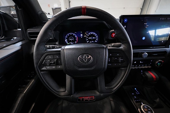 Toyota Tacoma 16 of 30