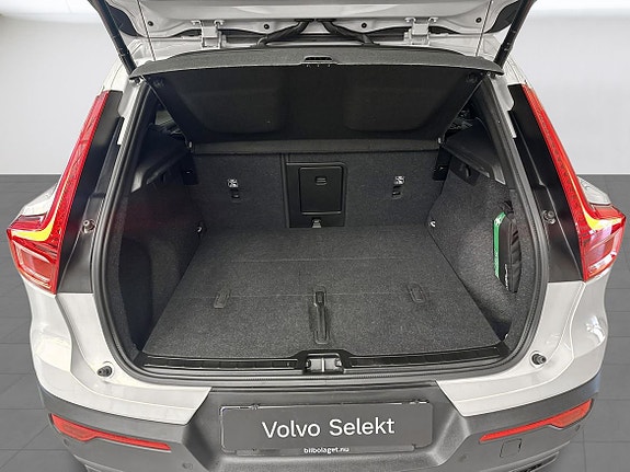 Volvo XC40 13 of 16