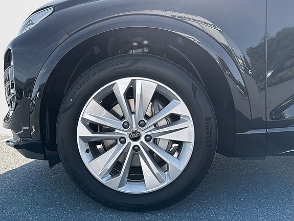 Audi Q6 e-tron 12 of 12