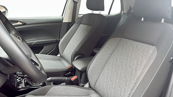 Volkswagen T-Cross 8 of 13