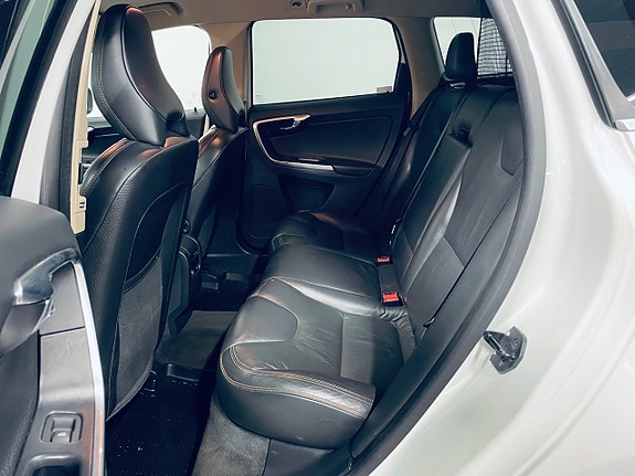 Volvo XC60 10 of 15