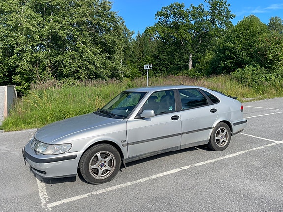 Saab 9-3 2 of 5