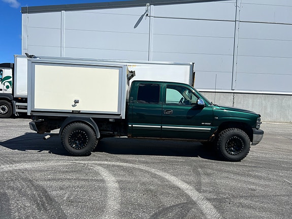 Chevrolet Silverado 1500 2 of 5