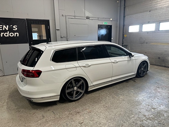 Volkswagen Passat 3 of 22
