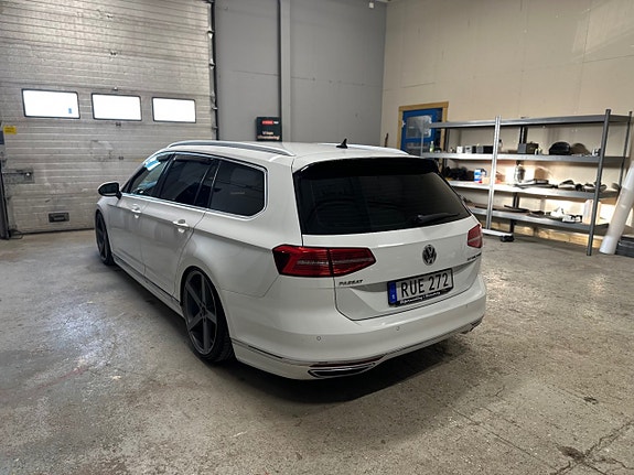 Volkswagen Passat 5 of 22