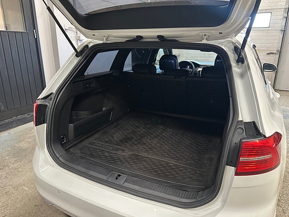 Volkswagen Passat 20 of 22