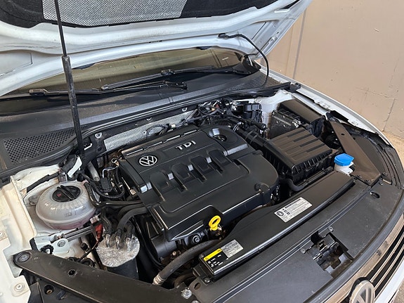 Volkswagen Passat 22 of 22