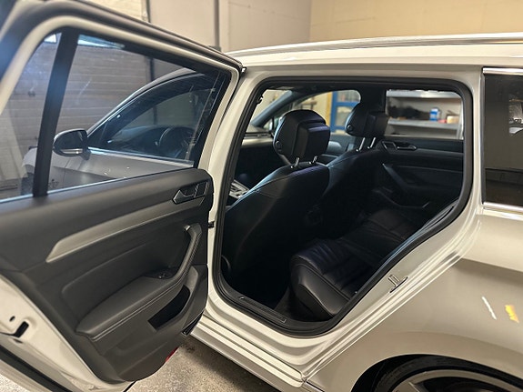 Volkswagen Passat 13 of 22