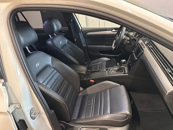 Volkswagen Passat 19 of 22