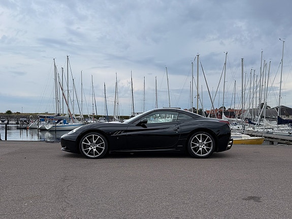 Ferrari California 3 of 5