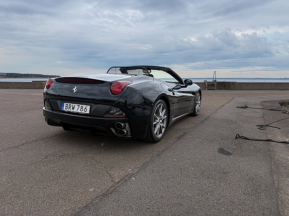 Ferrari California 5 of 5
