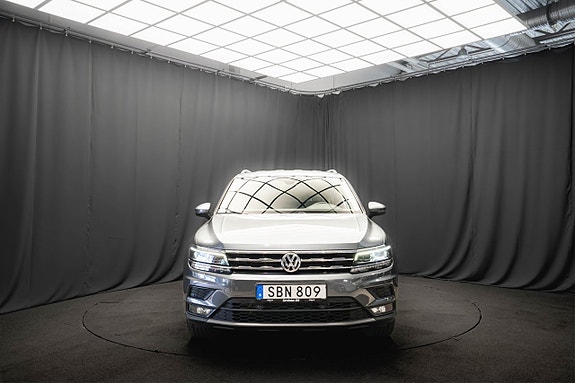 Volkswagen Tiguan Allspace 3 of 5