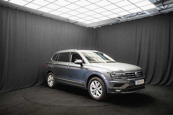 Volkswagen Tiguan Allspace 4 of 5