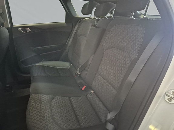 Kia Ceed 3 of 5