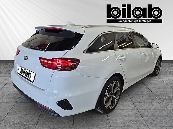 Kia Ceed 2 of 5