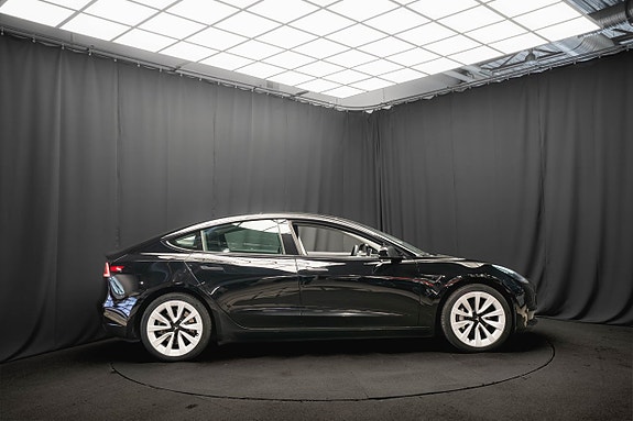 Tesla Model 3 6 of 23