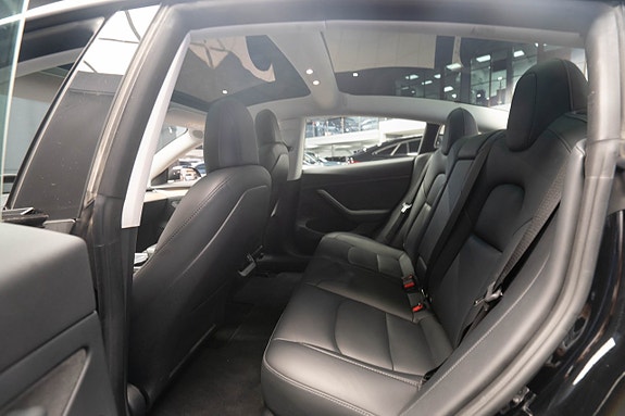 Tesla Model 3 19 of 23