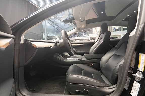 Tesla Model 3 17 of 23