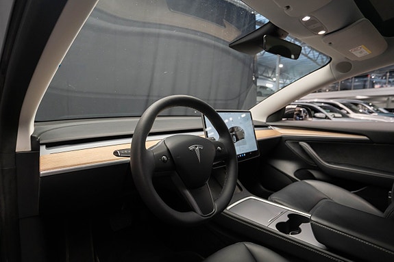 Tesla Model 3 15 of 23