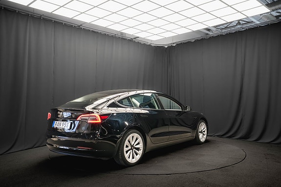 Tesla Model 3 7 of 23