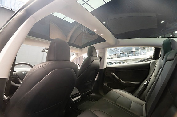 Tesla Model 3 20 of 23