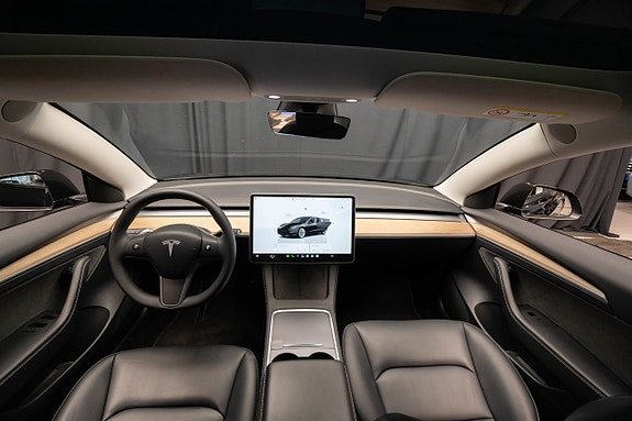 Tesla Model 3 12 of 23
