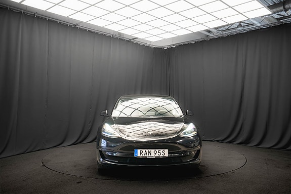Tesla Model 3 4 of 5