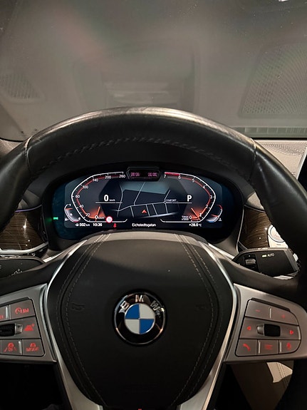 BMW 750i 17 of 22