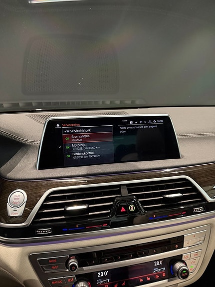 BMW 750i 21 of 22