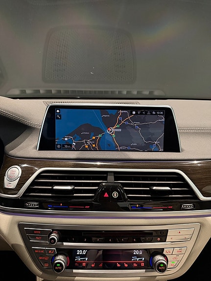 BMW 750i 20 of 22
