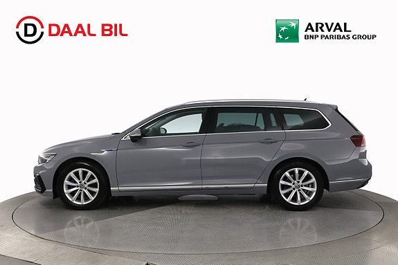 Volkswagen Passat 9 of 27