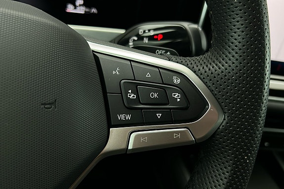 Volkswagen Passat 29 of 30