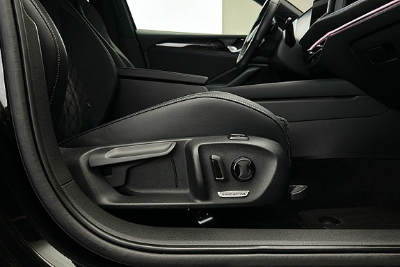Volkswagen Passat 19 of 30
