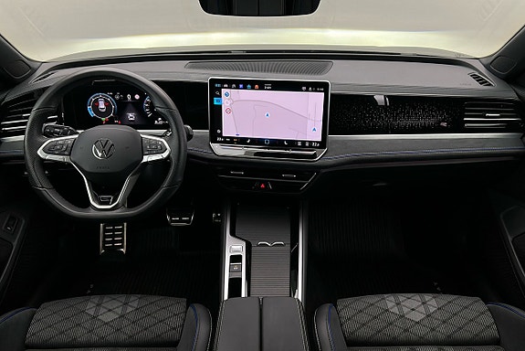 Volkswagen Passat 6 of 30