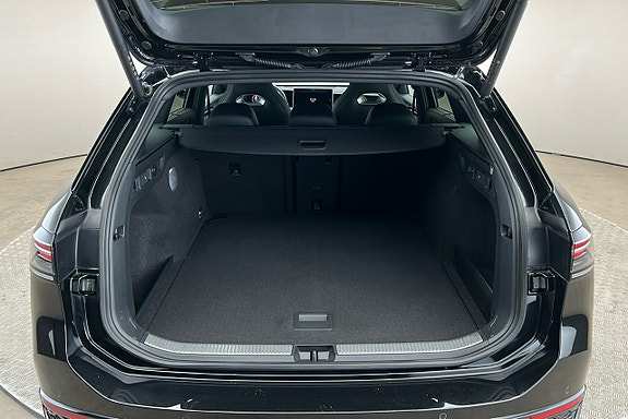 Volkswagen Passat 14 of 30