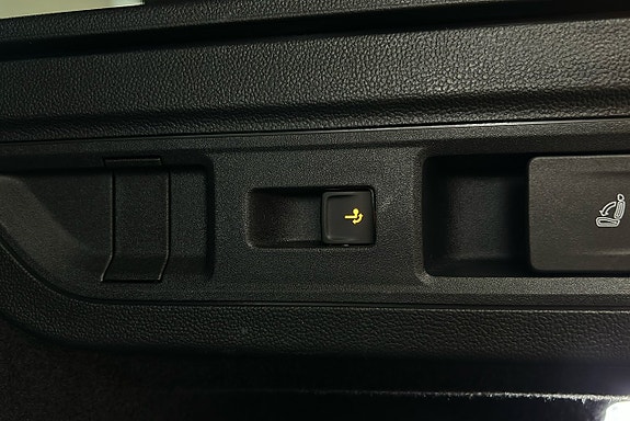 Volkswagen Passat 16 of 30
