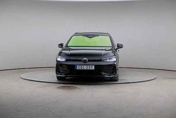 Volkswagen Passat 3 of 30