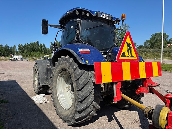 Traktor New Holland T7.210 Bluepower Autocommand 2018 4 of 5